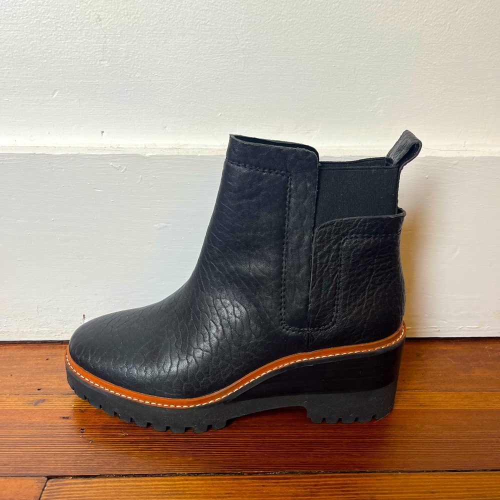 Never Worn 7.5 Vince Camuto